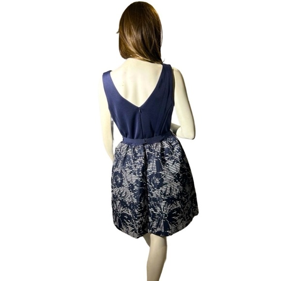 Just Taylor Navy Dress - Picture 2 of 3